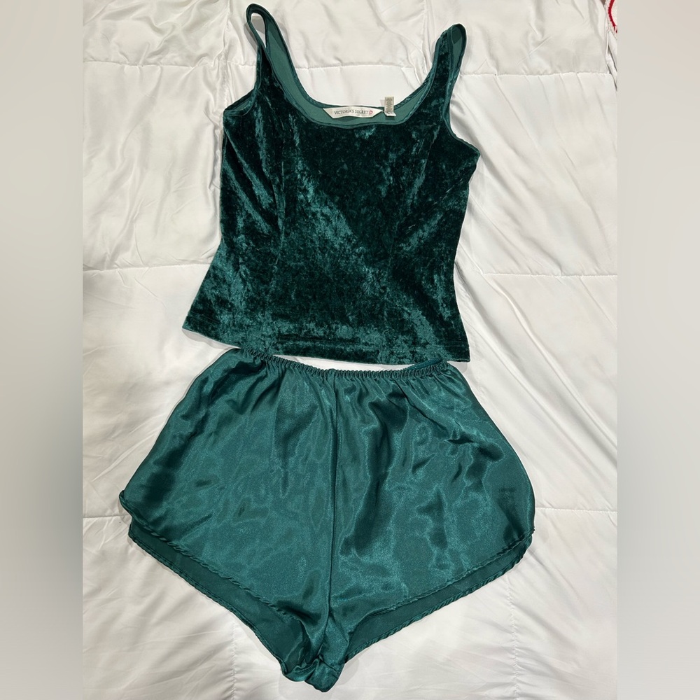 Vintage Victoria’s Secret pajama set Green Crushed